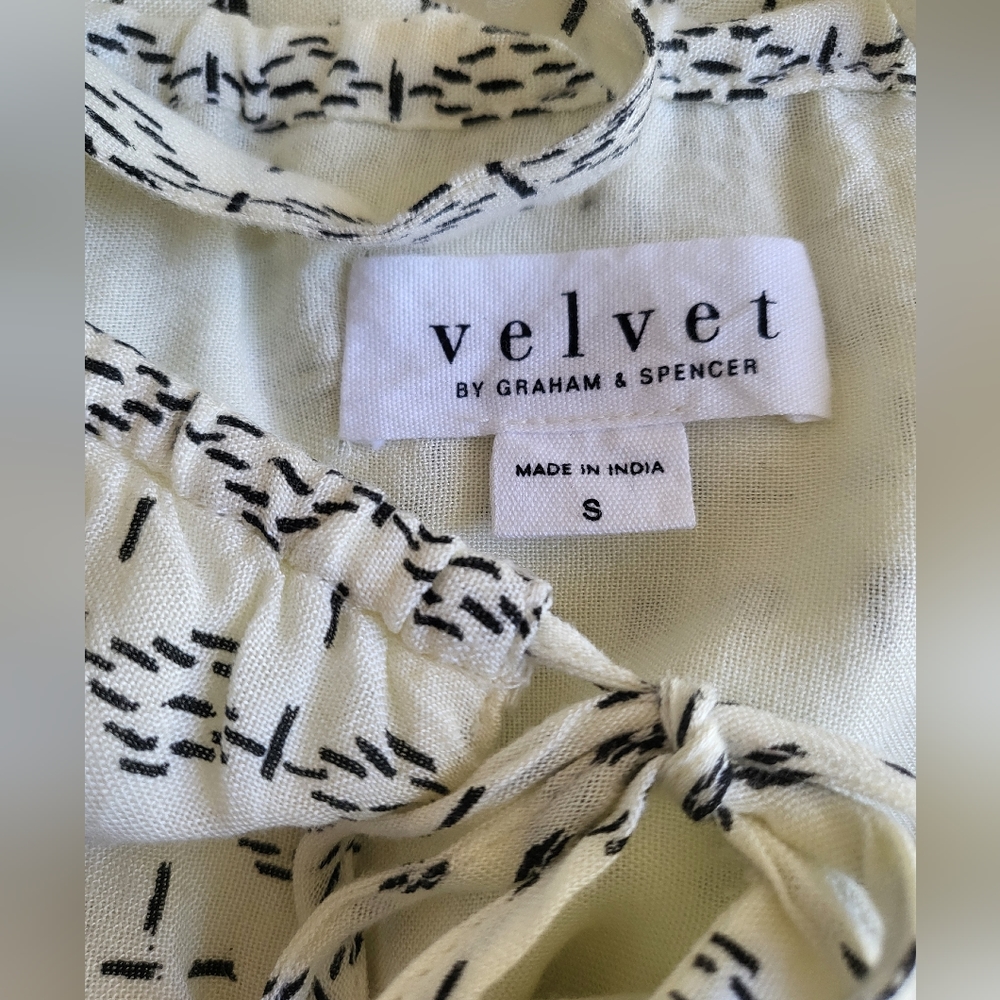 Velvet by Graham&Spencer Genna Cold Shoulder Knee Length Dress sz S Yellow/Cream - Picture 7 of 9
